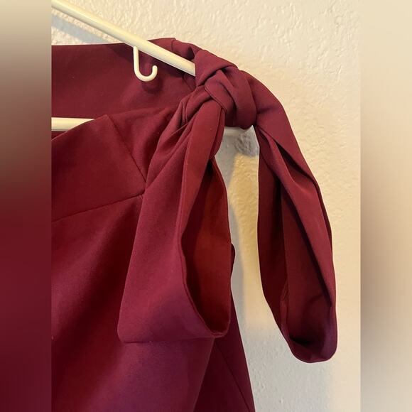 Mi Ami Burgundy Top with Ties Size Large - Picture 3 of 8